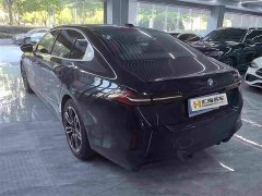 BMW 5 Series 530Li Premier M Sport Package - ფოტო 3