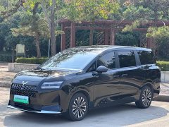 Wuling Starlight 730 New Energy 2025 PHEV 125km Luxury - ფოტო 1