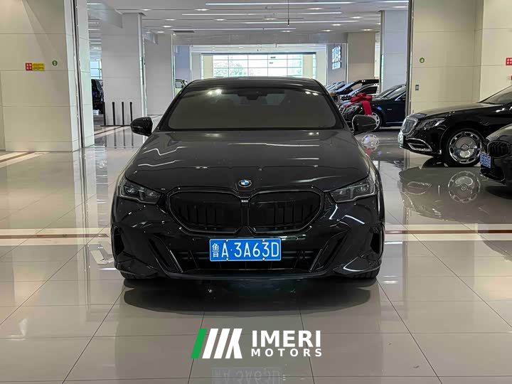 BMW 5 Series 530Li Luxury Edition Premium Package - ავტომობილი ჩინეთიდან