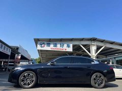 BMW 5 Series 530Li Premier M Sport Package - ფოტო 3