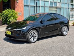 Tesla Model Y Long Range All-Wheel Drive - ფოტო 1