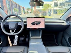 Tesla Model Y Long Range All-Wheel Drive - ფოტო 13