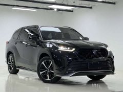 Toyota Crown Venza 2022 2.5L HEV AWD Premium - ფოტო 3