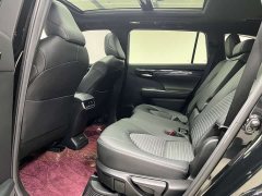 Toyota Crown Venza 2022 2.5L HEV AWD Premium - ფოტო 8