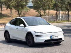 Tesla Model Y Long Range All-Wheel Drive Launch Edition - ფოტო 3