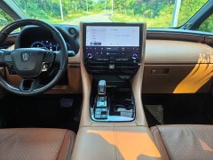 Toyota Vellfire Crown Hybrid 2.5L Premium Edition - ფოტო 10