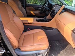Toyota Vellfire Crown Hybrid 2.5L Premium Edition - ფოტო 12