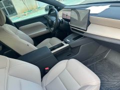 Volvo XC70 Plug-in Hybrid 2026 Two-Wheel Drive Long Range Core - ფოტო 10