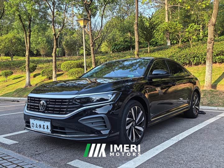 Volkswagen Passat 330TSI Elite - ავტომობილი ჩინეთიდან