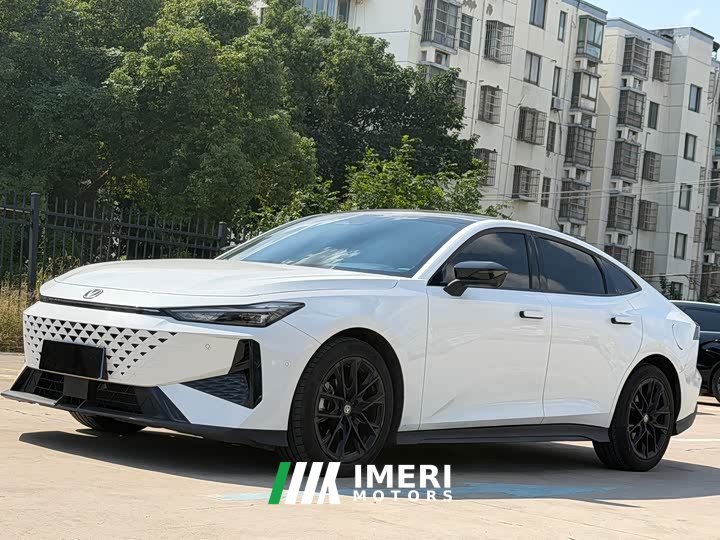 Changan UNI-V 1.5T Premium Sport - ავტომობილი ჩინეთიდან