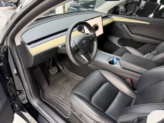 Tesla Model Y Rear-Wheel Drive - ფოტო 4
