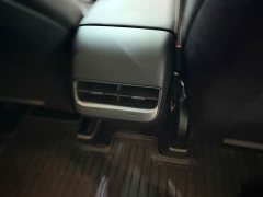 Tesla Model Y Rear-Wheel Drive - ფოტო 9