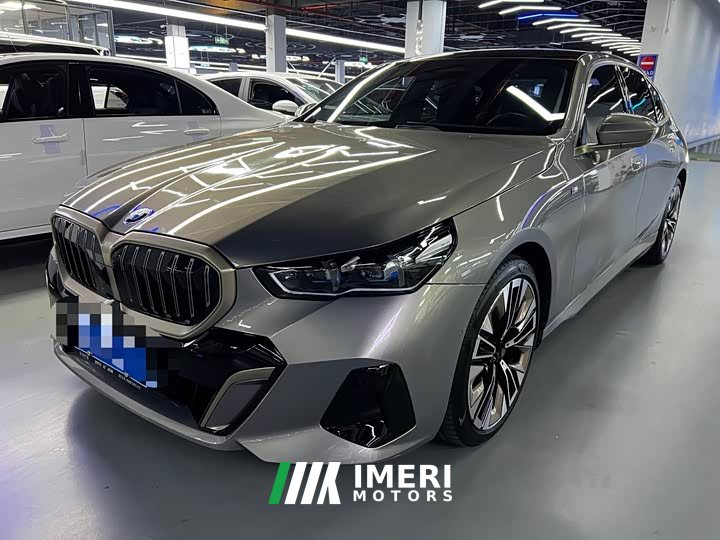 BMW 5 Series 530Li Luxury M Sport Package - ავტომობილი ჩინეთიდან