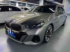 BMW 5 Series 530Li Luxury M Sport Package - ფოტო 1
