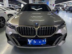 BMW 5 Series 530Li Luxury M Sport Package - ფოტო 2