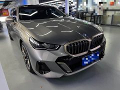 BMW 5 Series 530Li Luxury M Sport Package - ფოტო 3