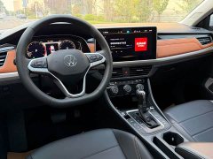 Volkswagen Bora 200TSI DSG Comfort Pro - ფოტო 8
