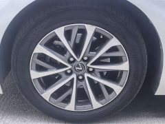 Lexus ES 200 Premium Edition - ფოტო 15