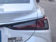 Lexus ES 200 Premium Edition - ფოტო 17