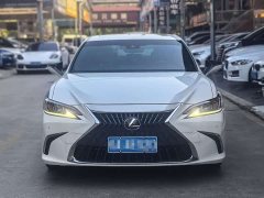 Lexus ES 200 Premium Edition - ფოტო 2
