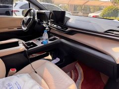 Toyota Grevias 2.5L Hybrid Luxury - ფოტო 7