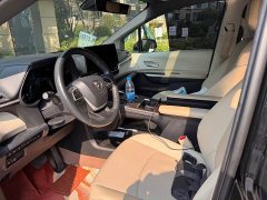 Toyota Grevias 2.5L Hybrid Luxury - ფოტო 9