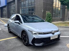 Volkswagen Golf 300TSI R-Line - ფოტო 1