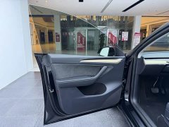Tesla Model Y Long Range All-Wheel Drive - ფოტო 12