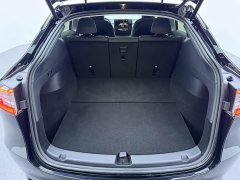 Tesla Model Y Long Range All-Wheel Drive - ფოტო 13