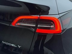 Tesla Model Y Long Range All-Wheel Drive - ფოტო 15