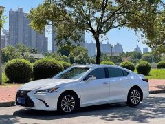 Lexus ES 2022 300h Excellence Edition - ფოტო 1