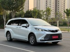 Toyota Sienna 2021 2.5L Hybrid Premium Edition - ფოტო 2