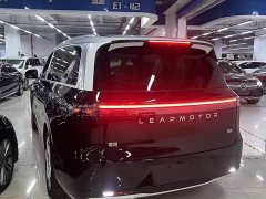 Leapmotor D19 Extended Range 500 Deluxe Edition Six-Seater - ფოტო 4