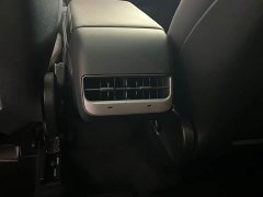 Tesla Model Y Rear-Wheel Drive - ფოტო 10