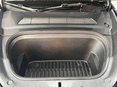 Tesla Model Y Rear-Wheel Drive - ფოტო 15