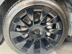 Tesla Model Y Rear-Wheel Drive - ფოტო 18