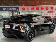 Tesla Model Y Rear-Wheel Drive - ფოტო 4