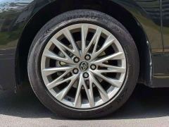 Toyota Camry Hybrid 2.5L XLE Premium - фото 6