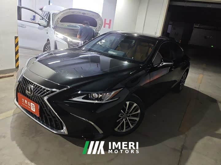 Lexus ES 200 Excellence Edition - ავტომობილი ჩინეთიდან