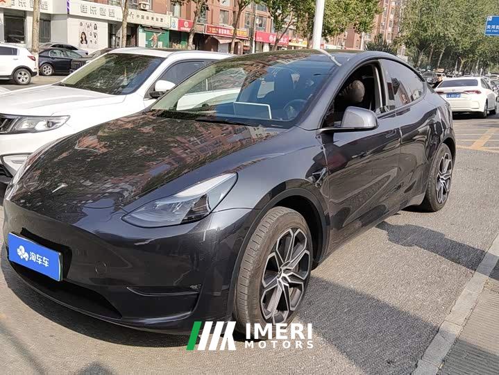 Tesla Model Y Long Range All-Wheel Drive