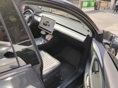 Tesla Model Y Long Range All-Wheel Drive - ფოტო 8