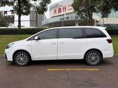 Buick GL8 Land Business Class Comfort Edition - ფოტო 3