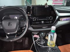 Toyota Crown Venza 2.5L HEV AWD Luxury - ფოტო 12