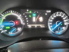 Toyota Crown Venza 2.5L HEV AWD Luxury - ფოტო 14