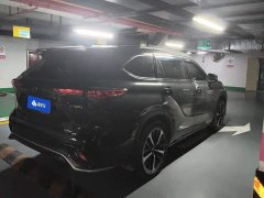 Toyota Crown Venza 2.5L HEV AWD Luxury - ფოტო 3