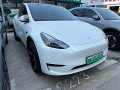 Tesla Model Y Rear-Wheel Drive - ფოტო 1