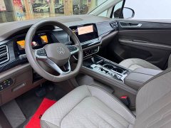 Volkswagen Viloran 330TSI Luxury - ფოტო 5