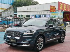 Lincoln Aviator 3.0T V6 AWD Executive - ფოტო 1