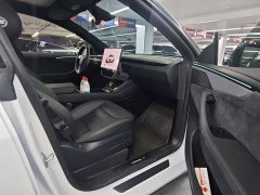 Tesla Model Y Long Range All-Wheel Drive - ფოტო 3