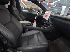 Tesla Model Y Long Range All-Wheel Drive - ფოტო 4